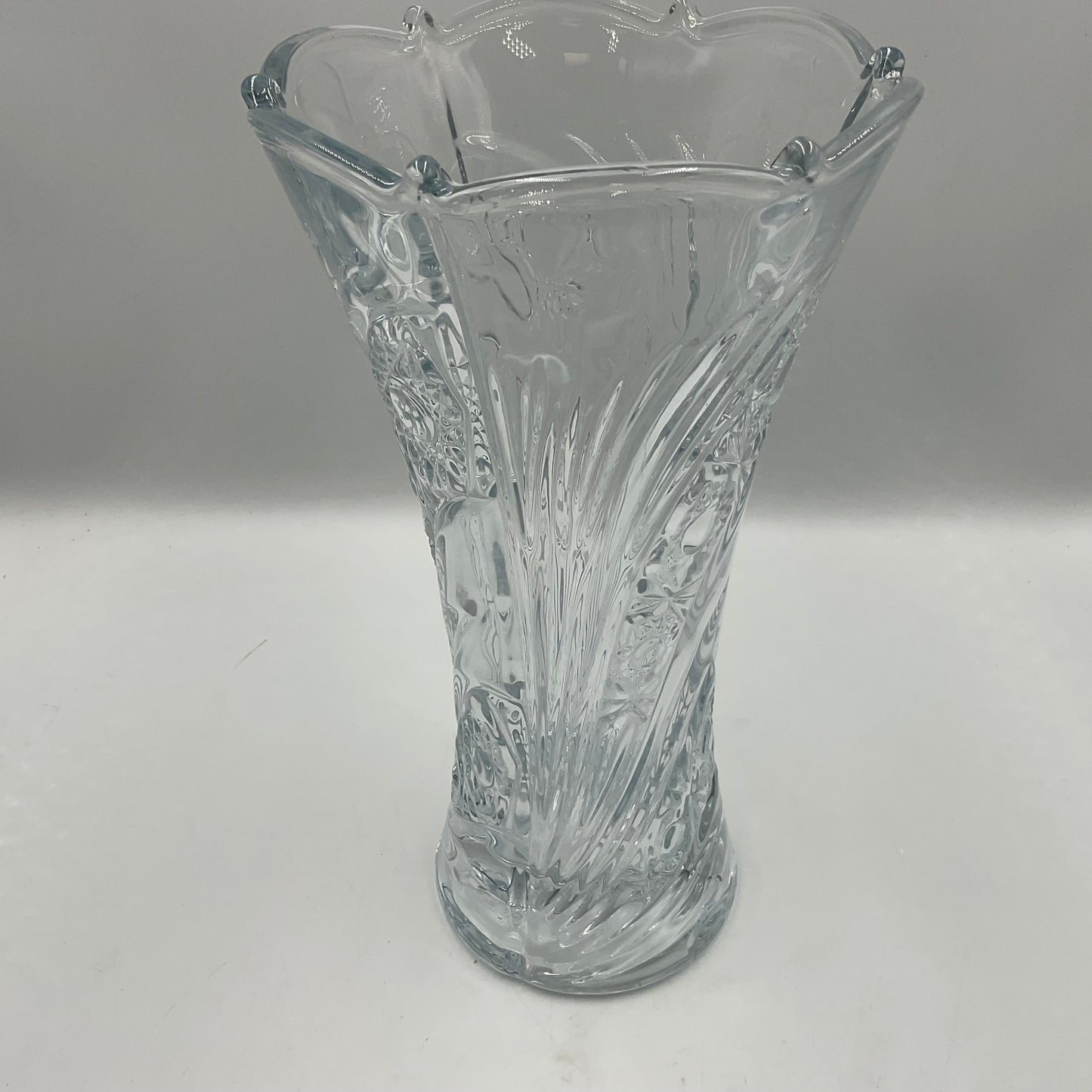 Ready JB Crystal Glass Vase Featuring Sunflower