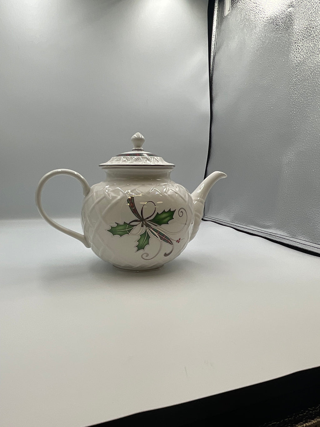 Lenox Teapot Holiday Nouveau Platinum Carved Quilted Holly