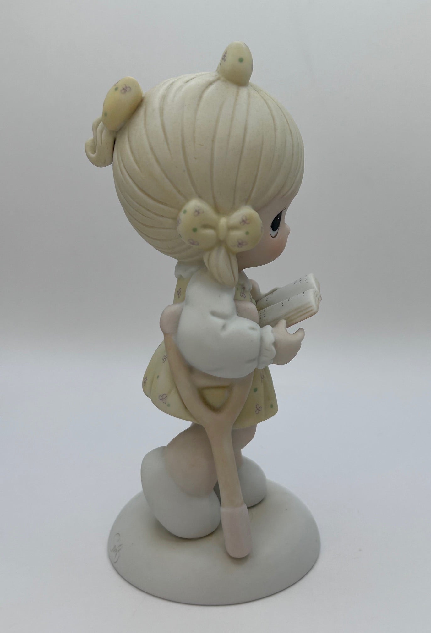 Precious Moments Vintage 1986 He Walks With Me Porcelain Figurine