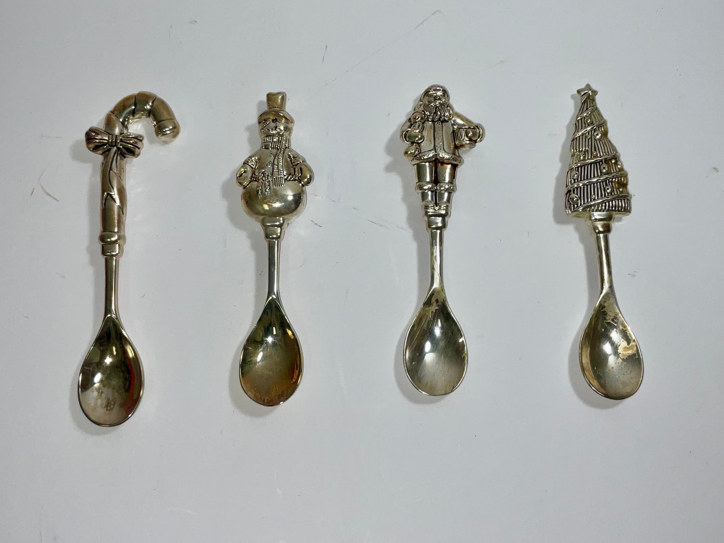 Wallace Silversmiths Silverplated Set of 4 Demi Tasse Spoons New in Original Box
