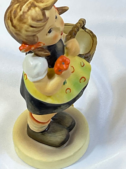 Goebel Hummel "Sister" Figurine Vintage 1962 #98/2/0 Girl with Basket and Flowers Porcelain Figurine