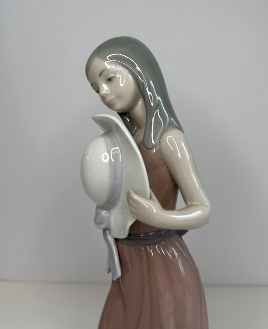 Lladro Porcelain Figurine Bashful Girl with Straw Hat #5007 Vintage 1980s Spain