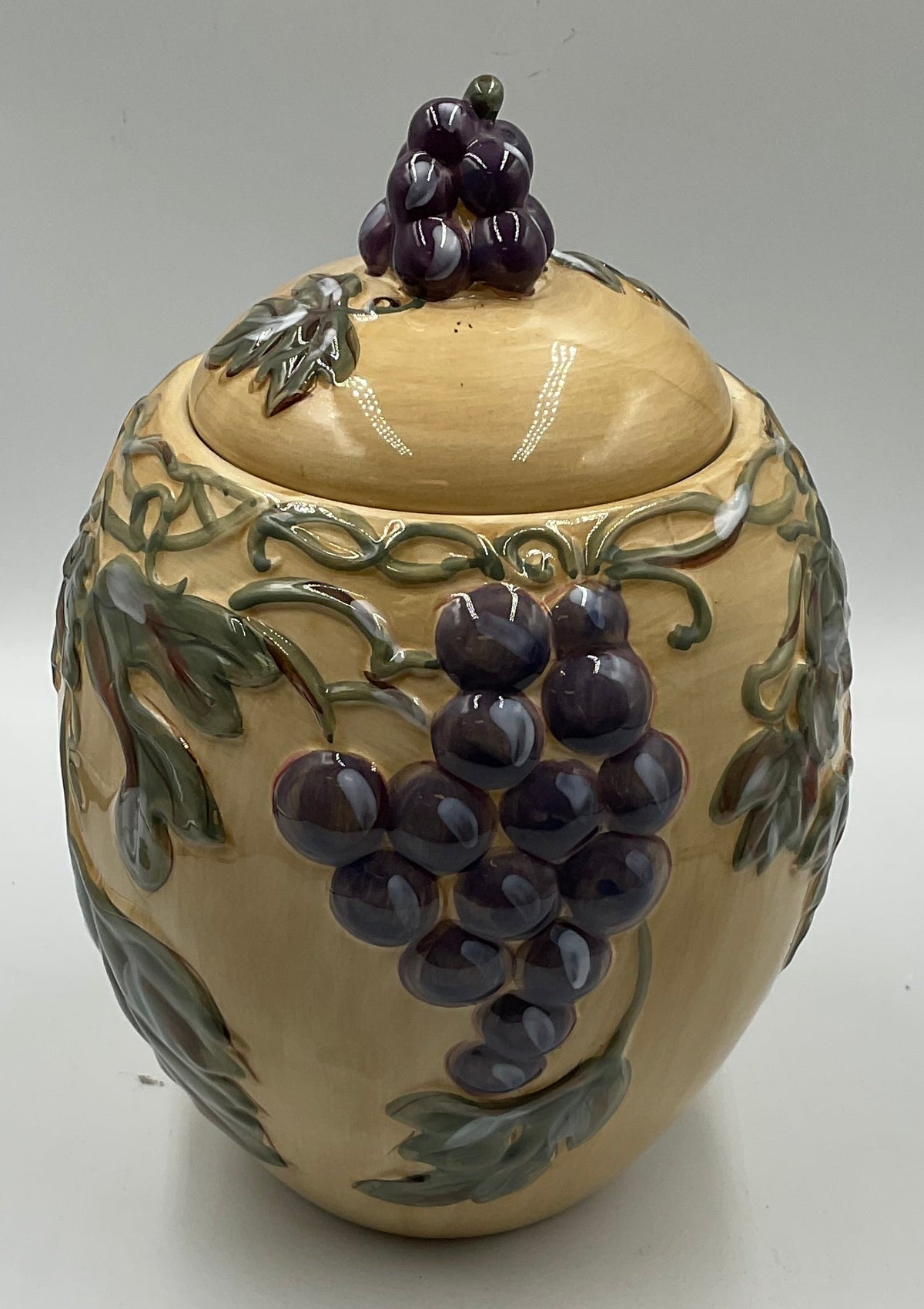 Noble Excellence Meritage Medium Grape Vine Ceramic Canister Jar w/ Lid