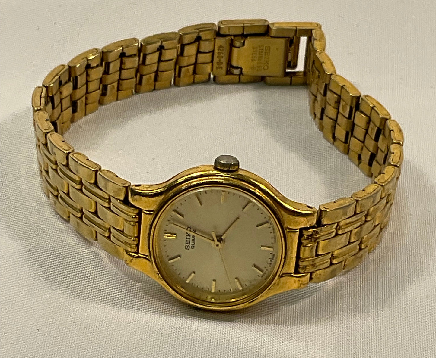 Seiko Gold Tone Round Case Vintage Quartz Stainless Steel Women's Watch New Battery