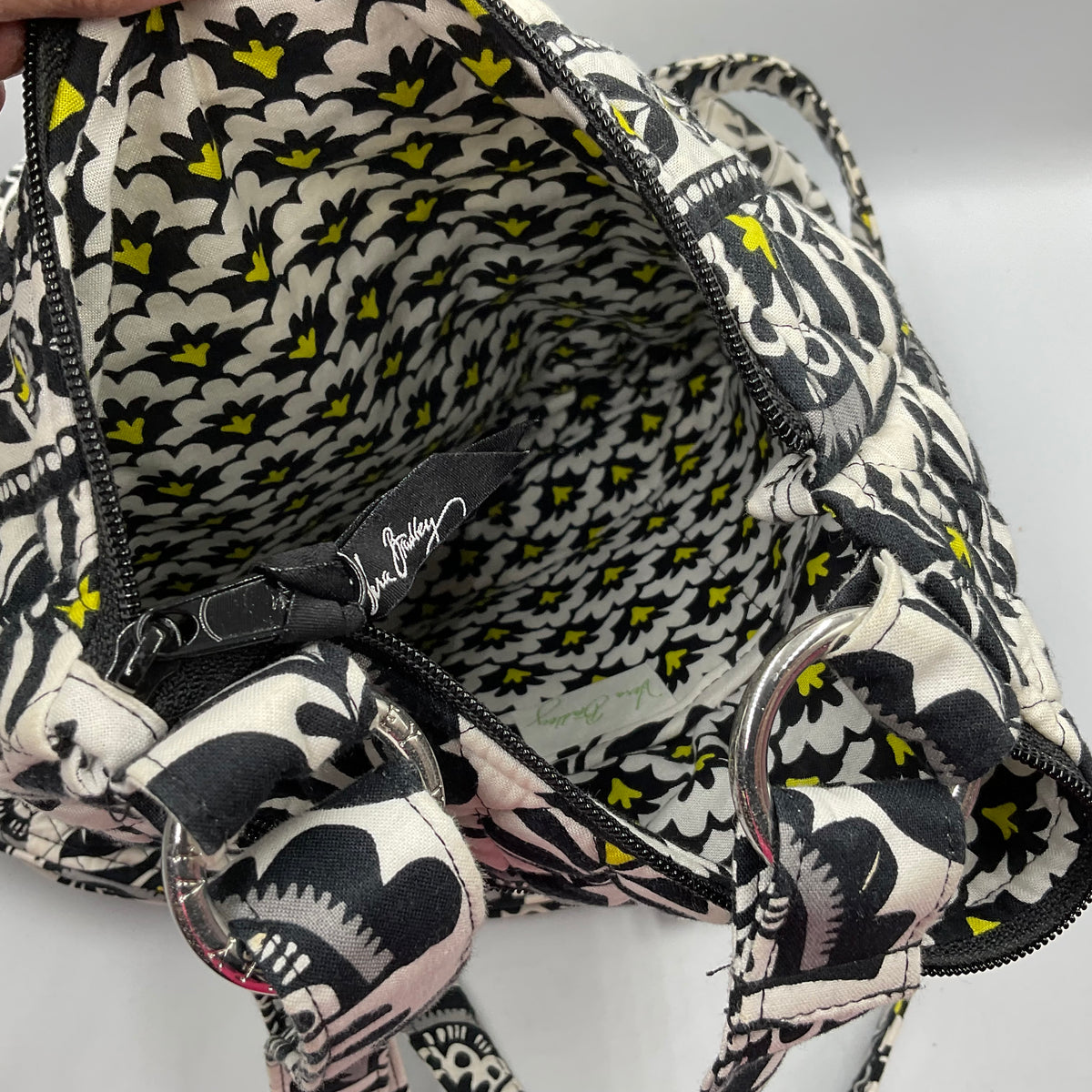 Vera Bradley Quilted And White Floral “Fanfare” Pattern Set