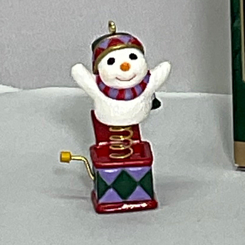 1999 Hallmark Keepsake Collectors Club Ornament "Snowy Surprise" w/Box