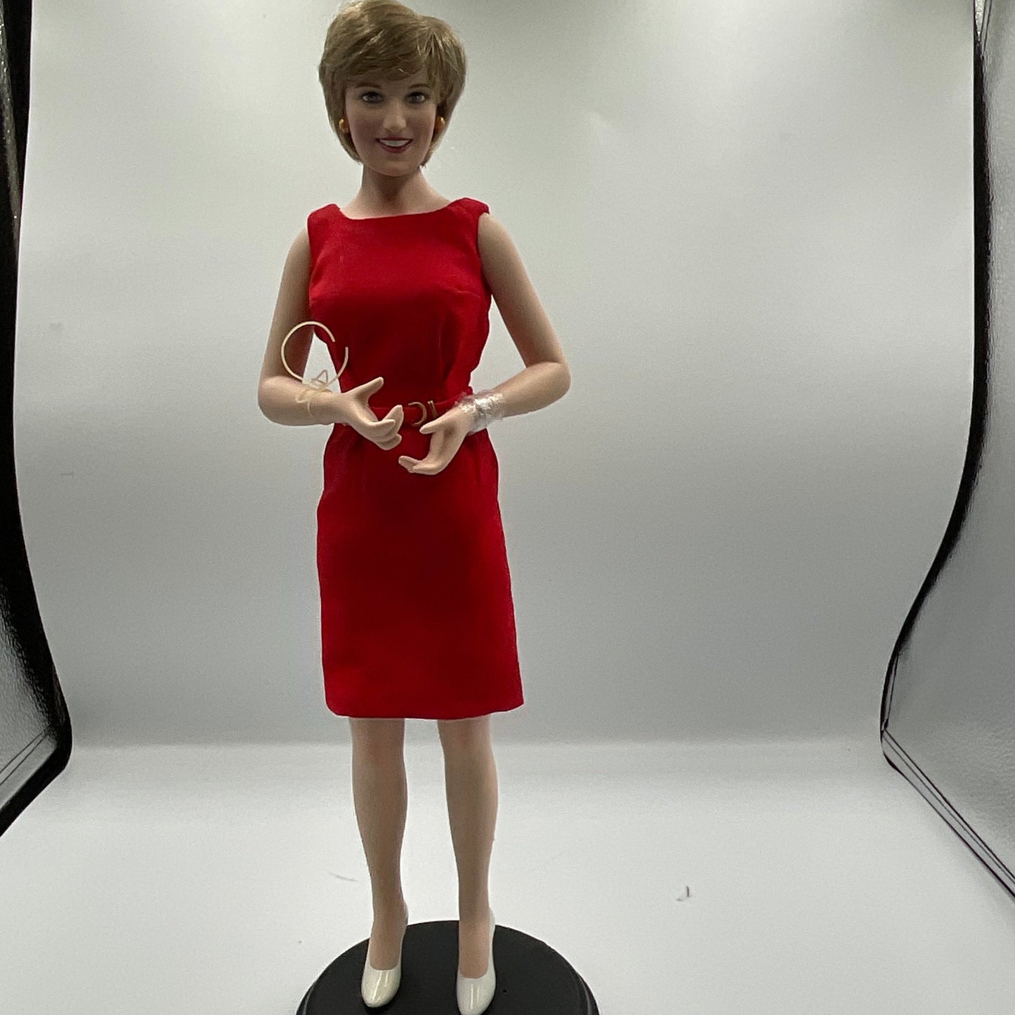 Danbury Mint Diana Princess Of Wales Porcelain Doll With Red Sleeveles Dress