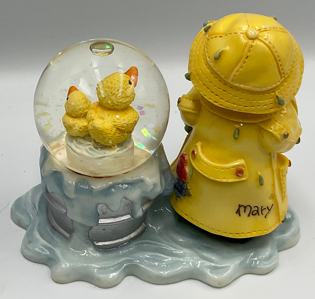 Enesco Mary's Moo Moos I'm So Lucky You're My Ducky Globe 690015 2000