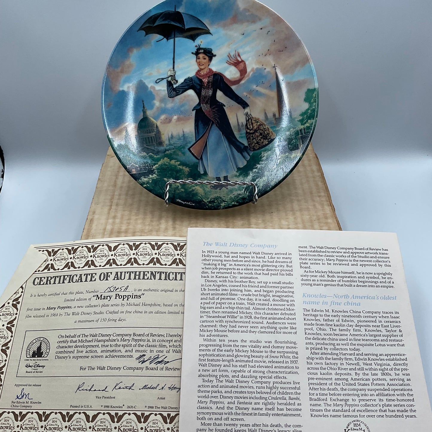 The Edwin M.Knowles China Co.Mary Poppins Collector’s Plate