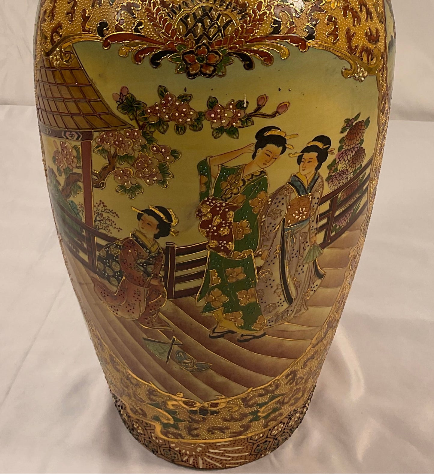 Royal Sasuma Vintage Hand-Painted Porcelain Vase Ornate Japanese Design
