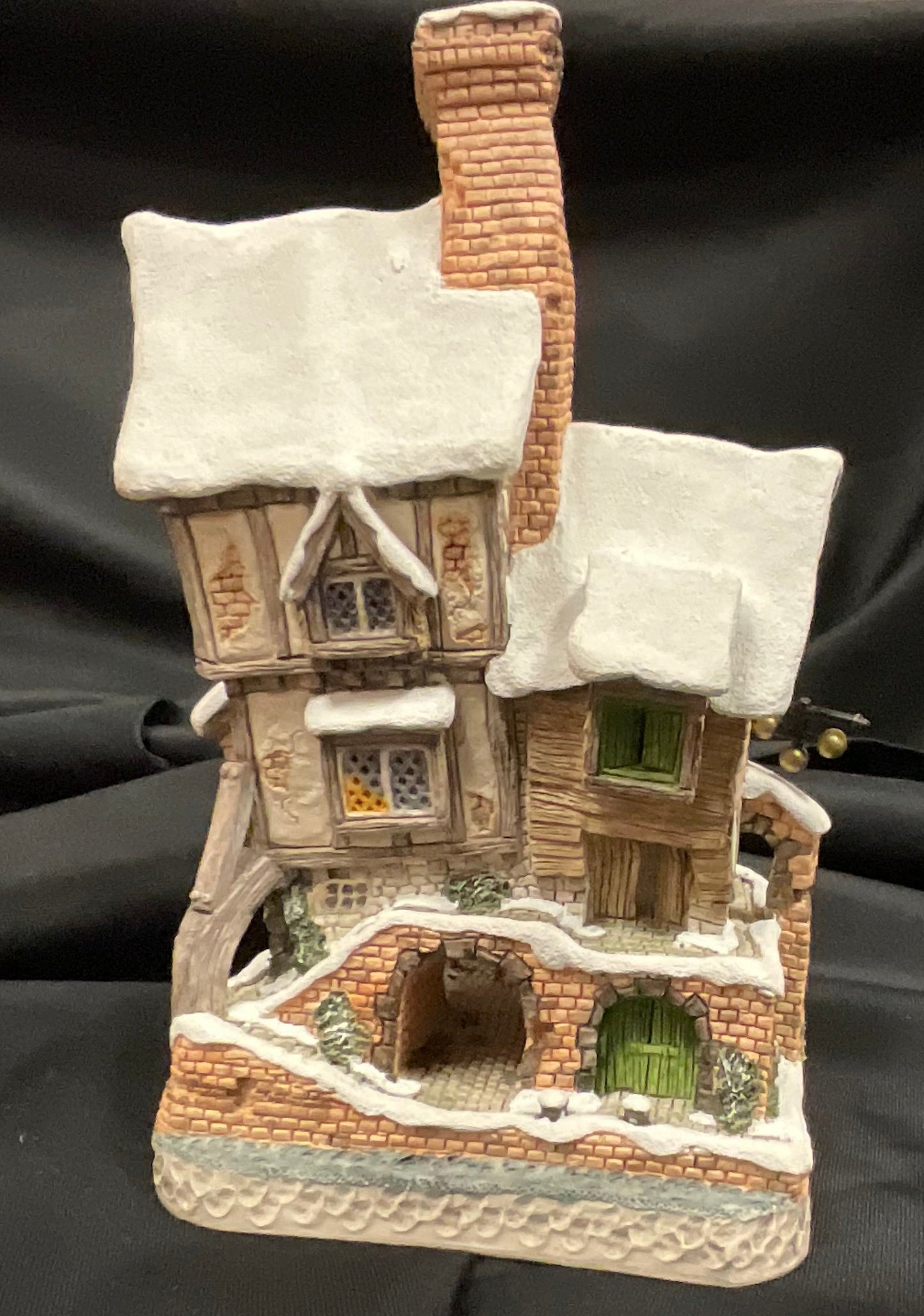 John Hine Studios Presents David Winter Cottages Old Joe's Beetling Shop Vintage 1993 New in Original Box