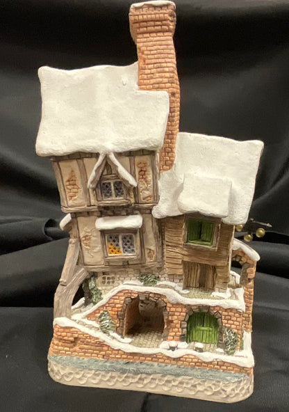 John Hine Studios Presents David Winter Cottages Old Joe's Beetling Shop Vintage 1993 New in Original Box