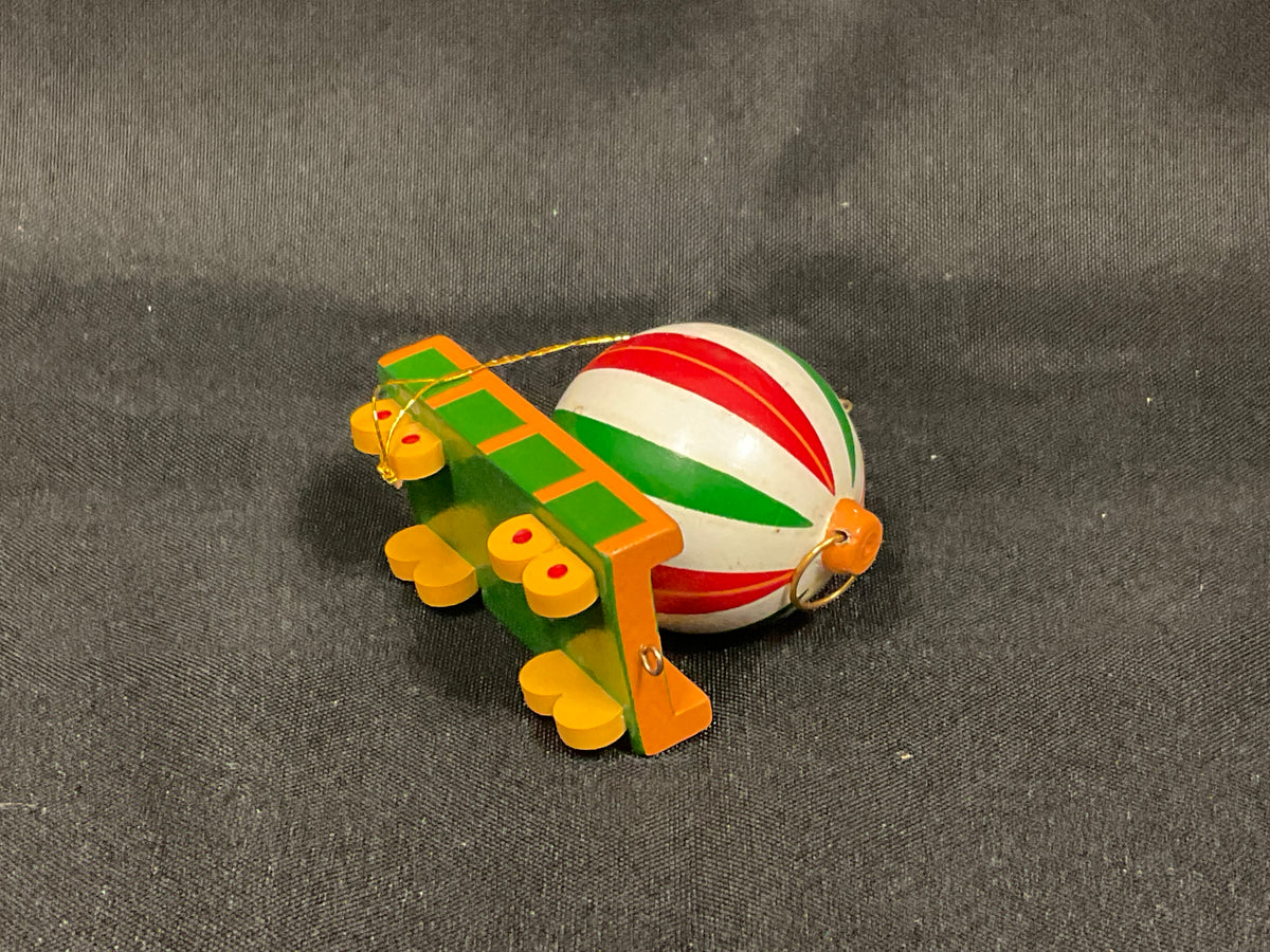 Avon Gift Collection Vintage 1987 Wooden Christmas Train Ornament Car in Original Box