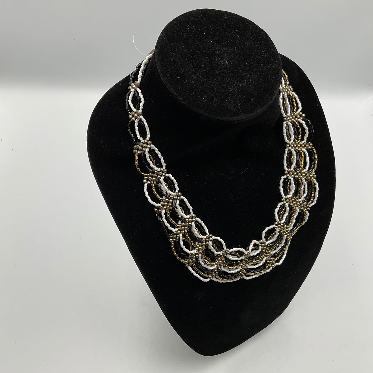 White/Gold/Black Design Chain Necklace
