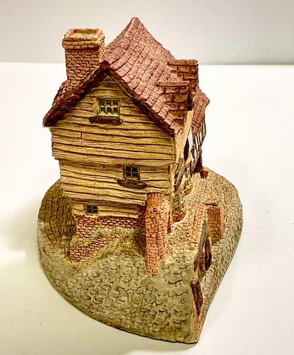 David Winter Cottages Vintage "Market Street" 1980 Handmade & Painted
