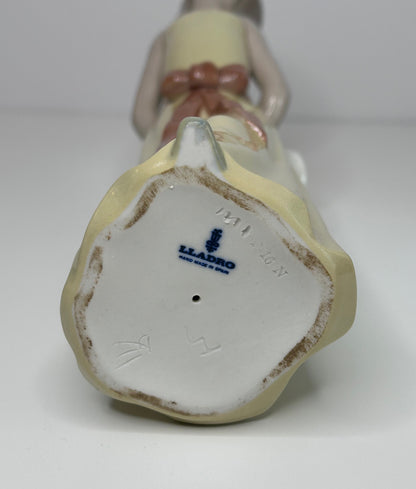 Lladro Porcelain Collectible Figurine Naughty Girl with Straw Hat #5006 Vintage 1980s Spain