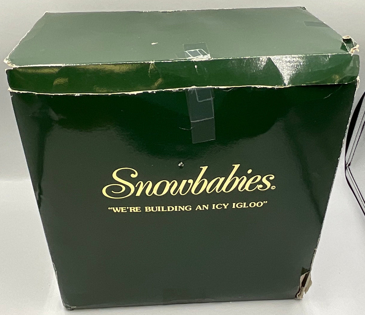 Department 56 Snowbabies We’re Building An Icy Igloo Lighted figurine w/ Box