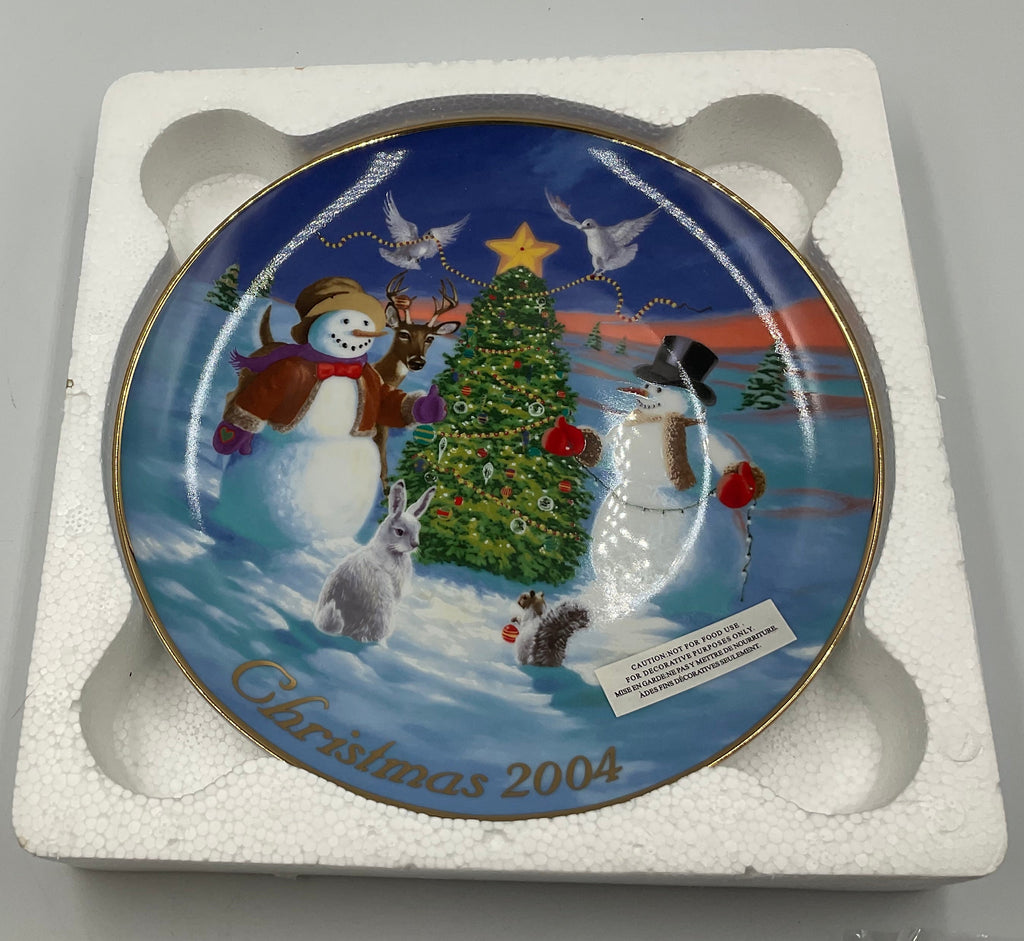 2004 Avon Trimming The Tree With Friends Collector’s Plate