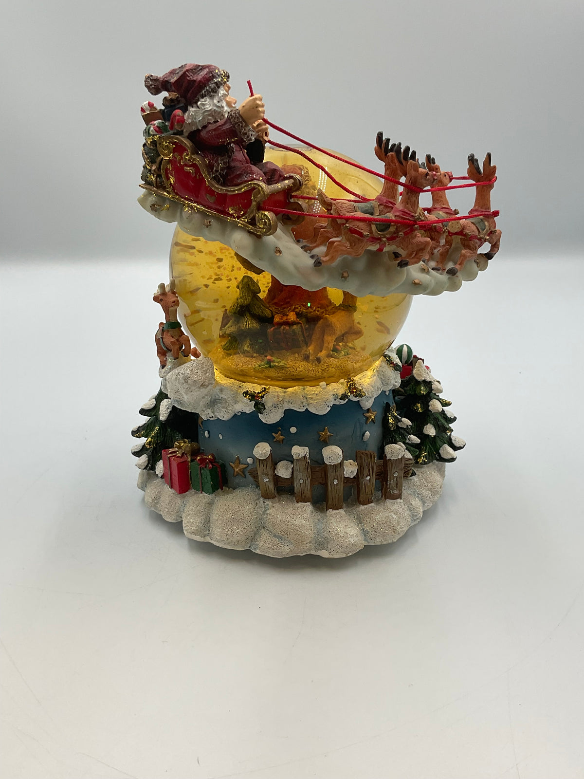 Lifestyle Studios Holiday Collection Musical Santa & Sleigh Waterglobe