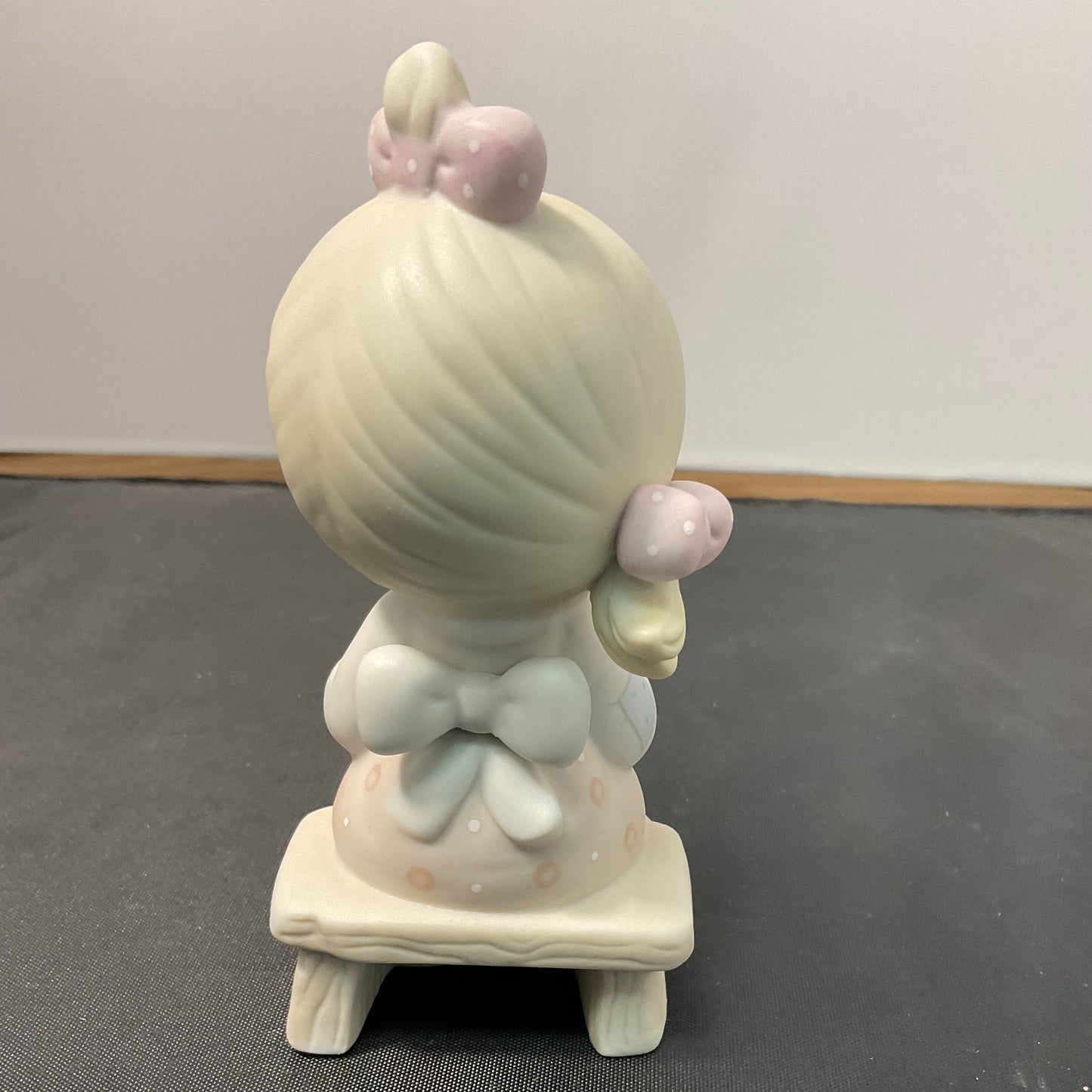 Enesco Precious Moments Figurine "Scent From Above" 1986 Vintage Collectible #100528 W/Original Box