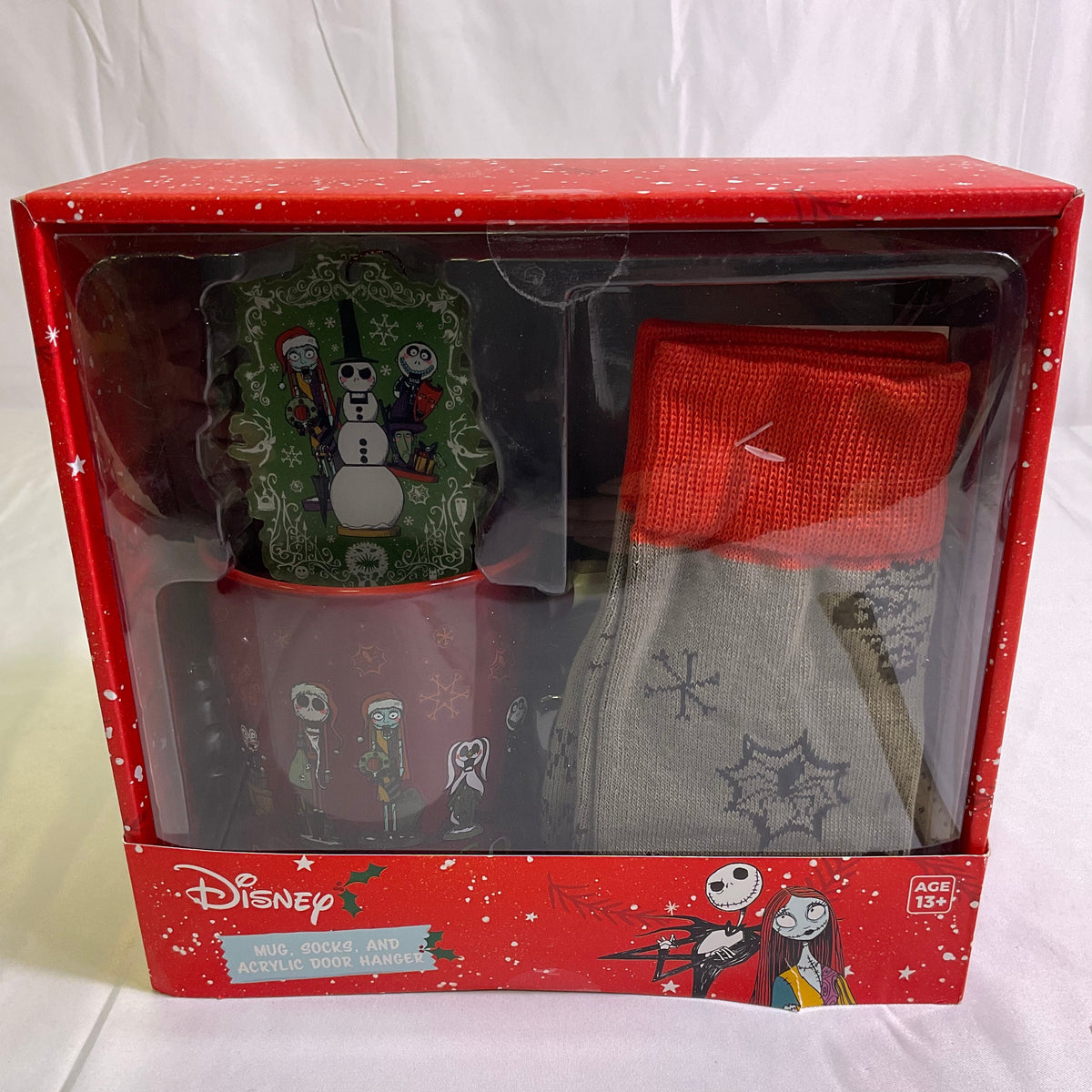 Tim Burtons The Nightmare Before Christmas Disney Holiday Gift Box Set Coffee Cup Socks Door Hanger Brand New in Original Box