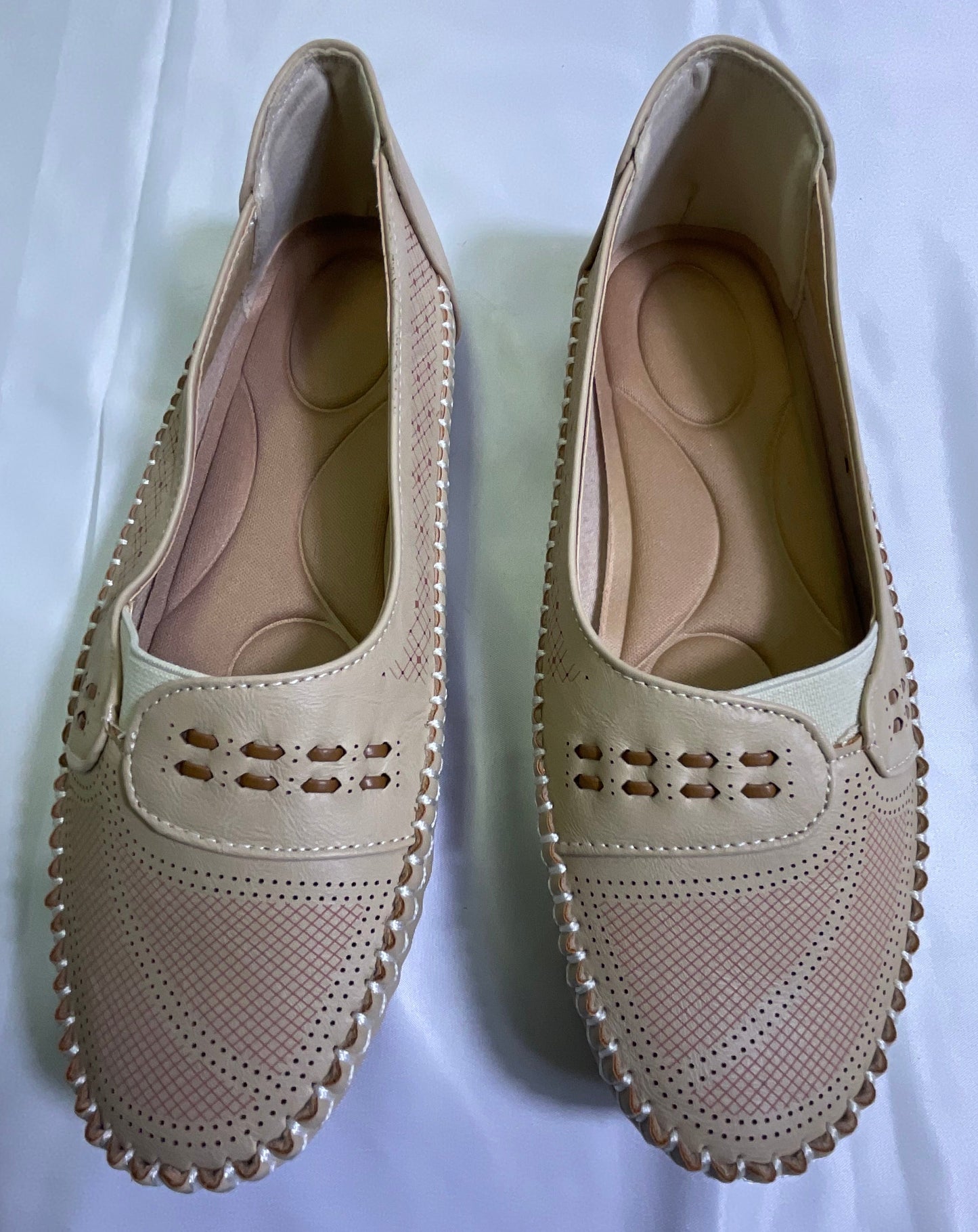 Slip on Square Toe Flat Loafers with a Breathable design in a Cool Beige Color. Size 39 EU/8 US