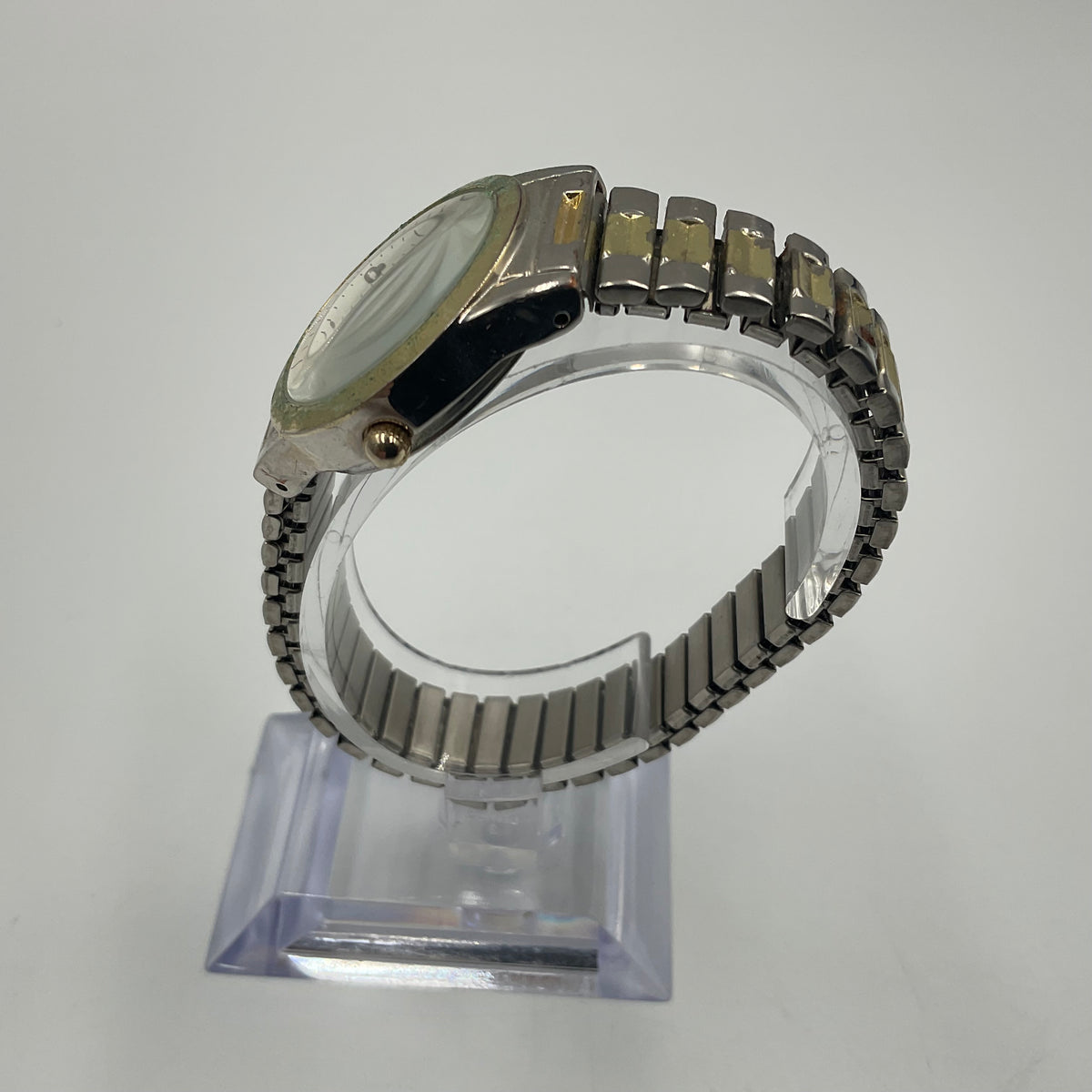 Vintage Women’s Two Tone Quartz Wristwatch With An Iridescent Abalone Shell Dial