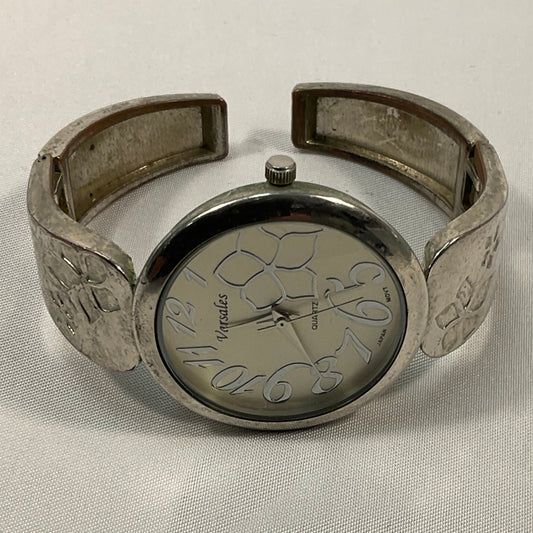 Varsales Silvertone Quartz Hinged Bracelet Style Women's Watch Pre-Owned with New Battery