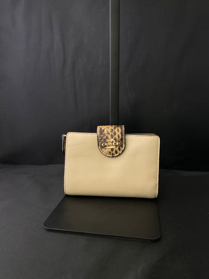 COACH Small Corner Zip Biege Cream Leather Snakeskin Wallet