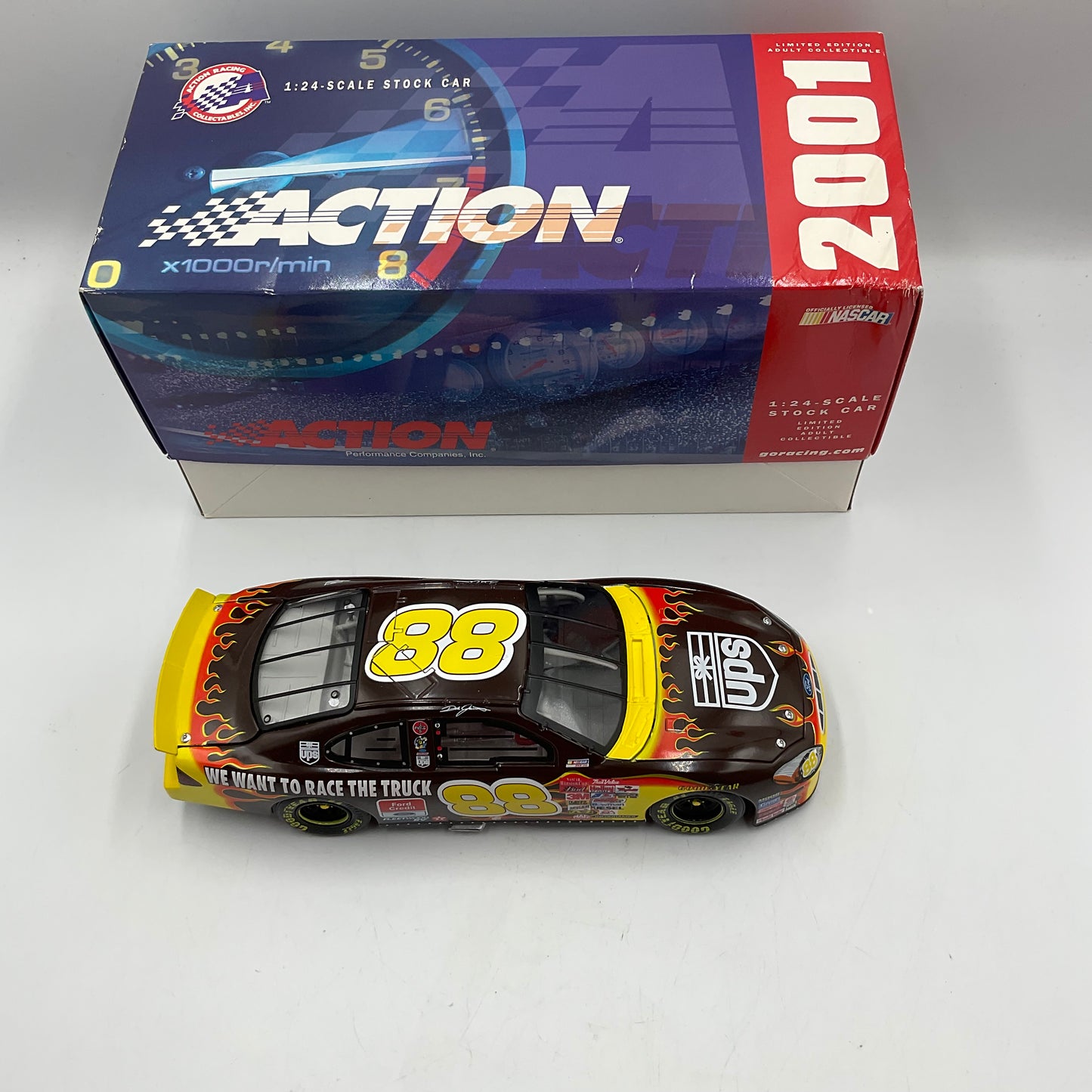 NASCAR Dale Jarrett #88 UPS 1:24 Scale Die Cast Replicia