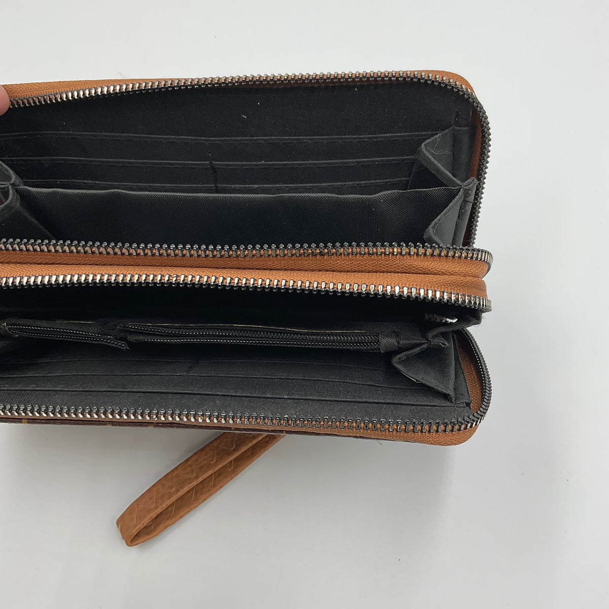 Beverly Hills Polo Club Zip around wallet