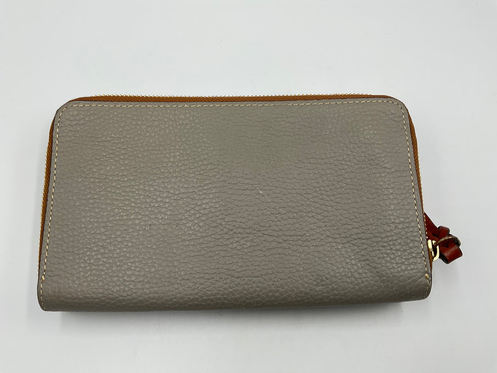 Dooney & Bourke Pebble Grain Continental Clutch Wallet Gray Taupe