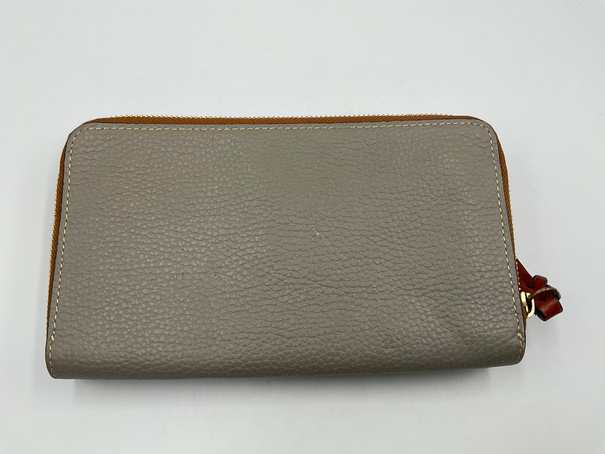Dooney & Bourke Pebble Grain Continental Clutch Wallet Gray Taupe