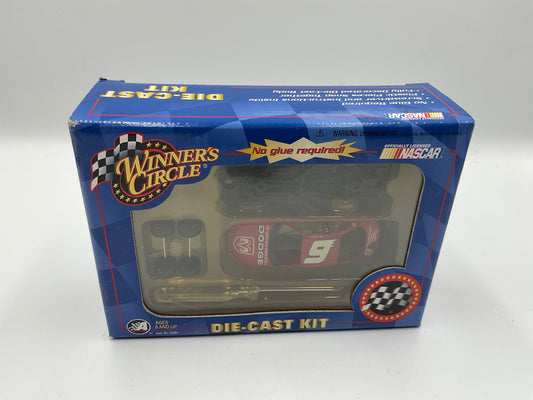 NASCAR Winner’s Circle Die-Cast Kit #9 Kasey Kahne Replicia