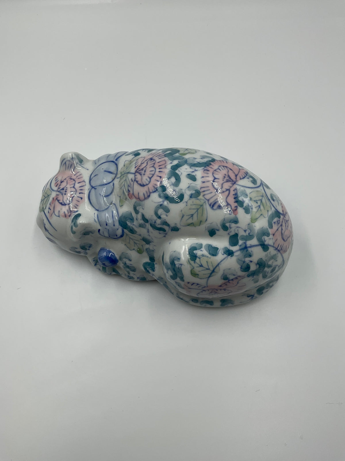 Vintage porcelain cat figurine