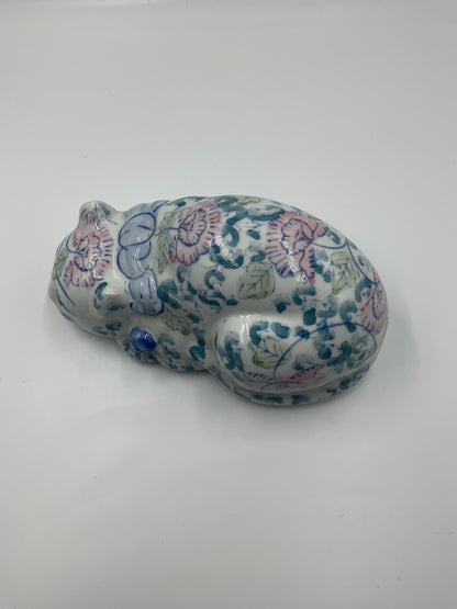 Vintage porcelain cat figurine