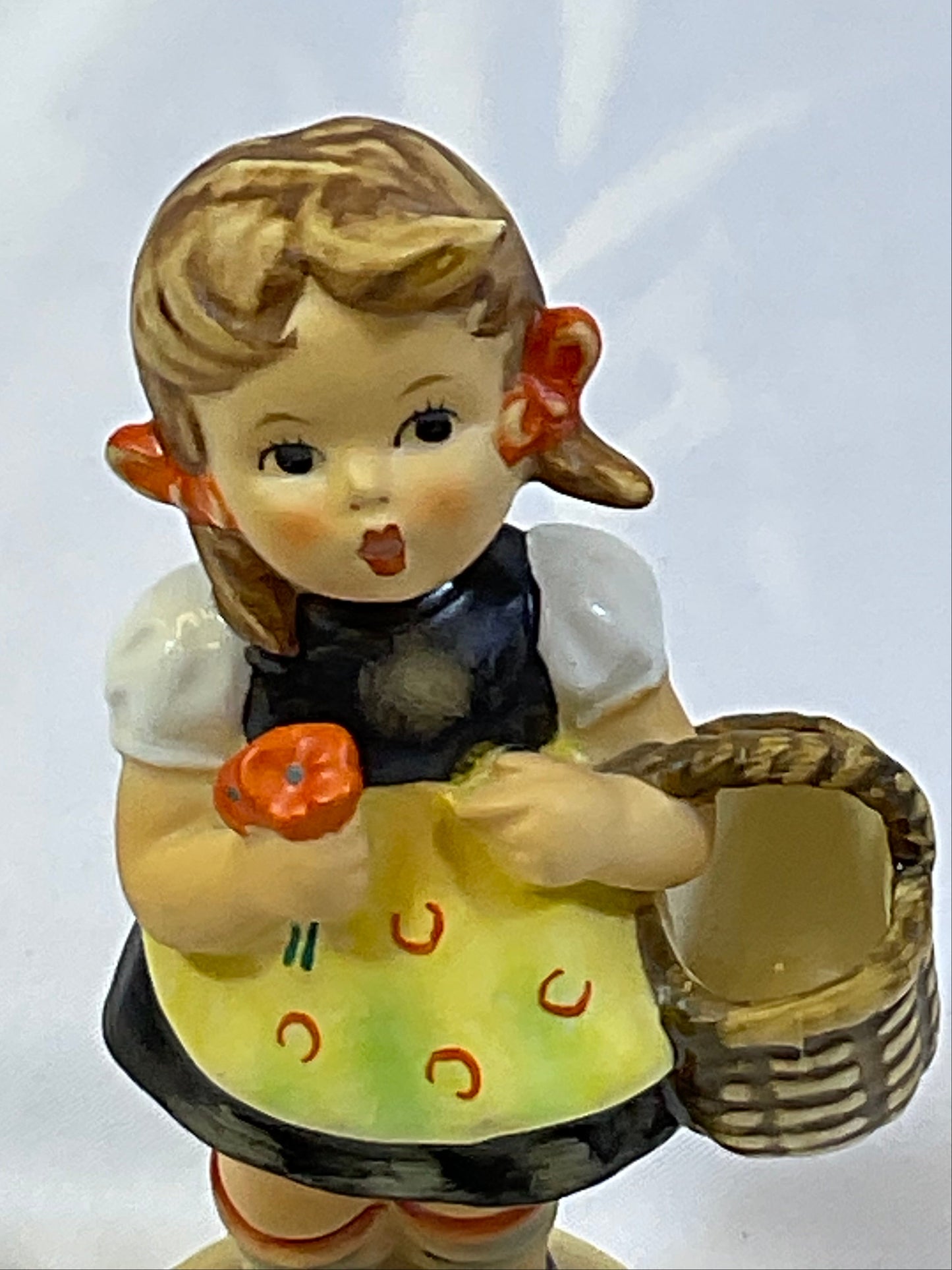 Goebel Hummel "Sister" Figurine Vintage 1962 #98/2/0 Girl with Basket and Flowers Porcelain Figurine