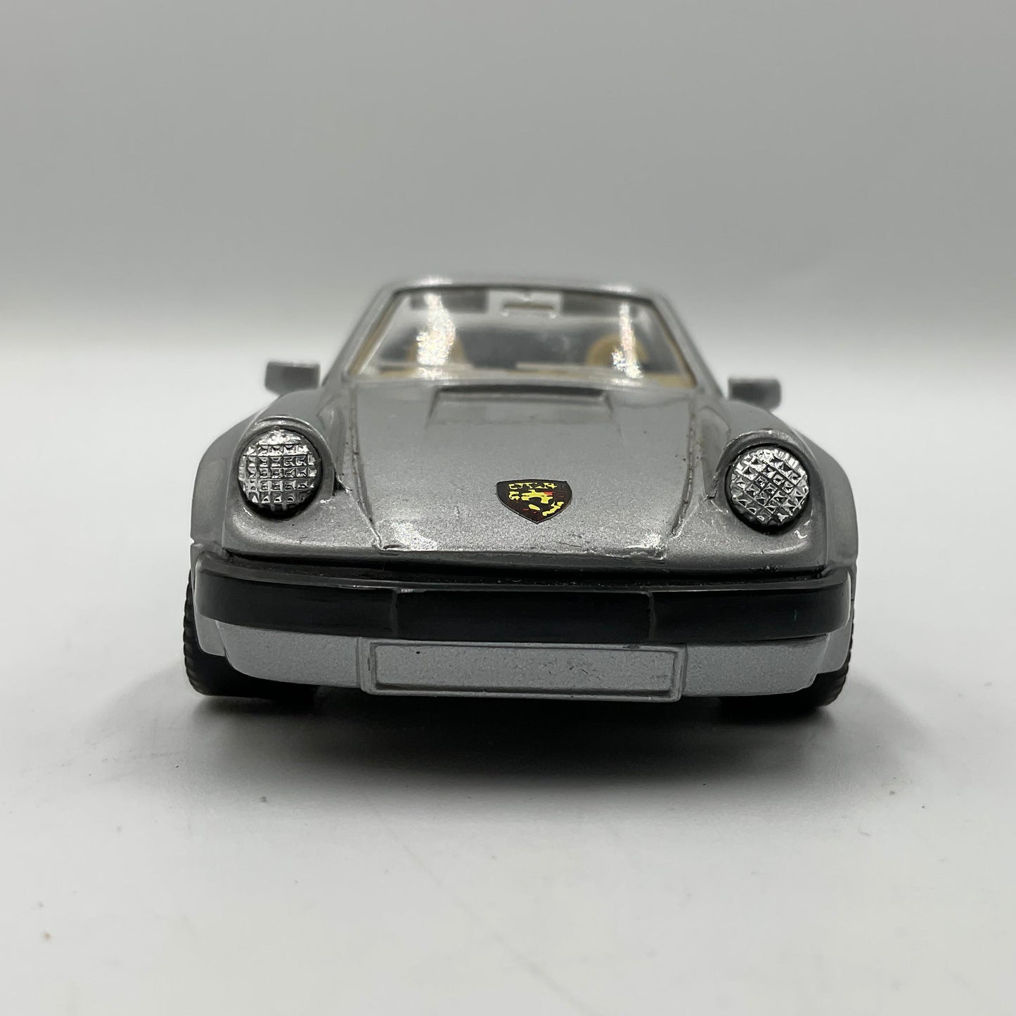 1966 1:36 Ferrari 330 GTS Spyder Die-Cast Scale Model Replica Car