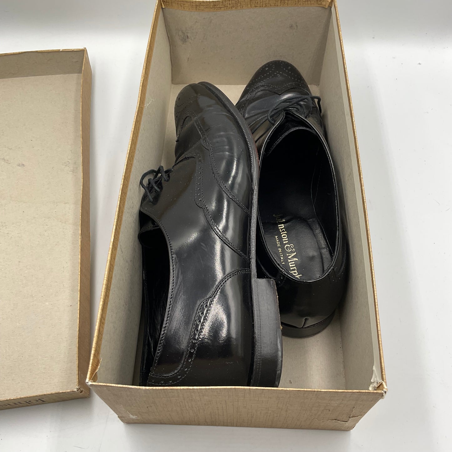 Johnston & Murphy Black Leather Wingtip Size 9M Dress Shoes