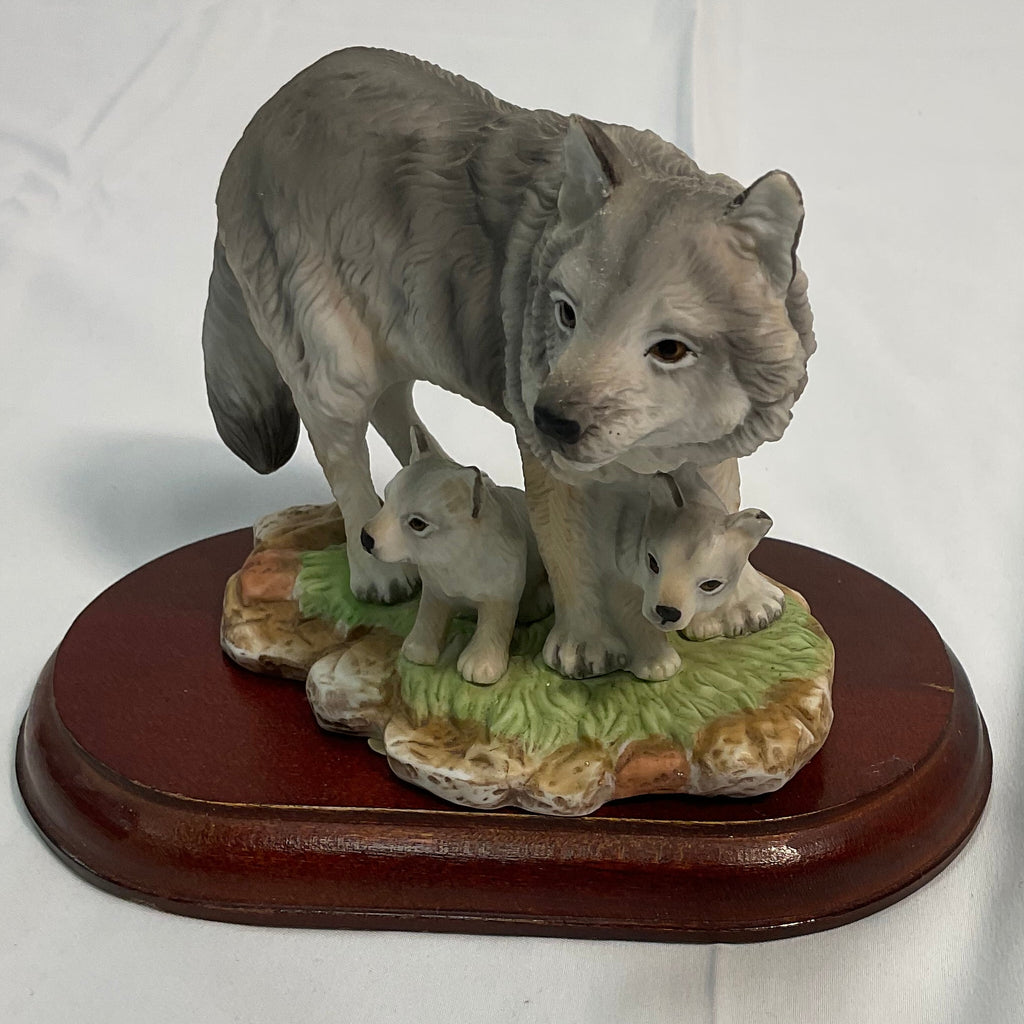 Grey Wolves Vintage 1995 Masterpiece Porcelain Homco Endangered Species Series