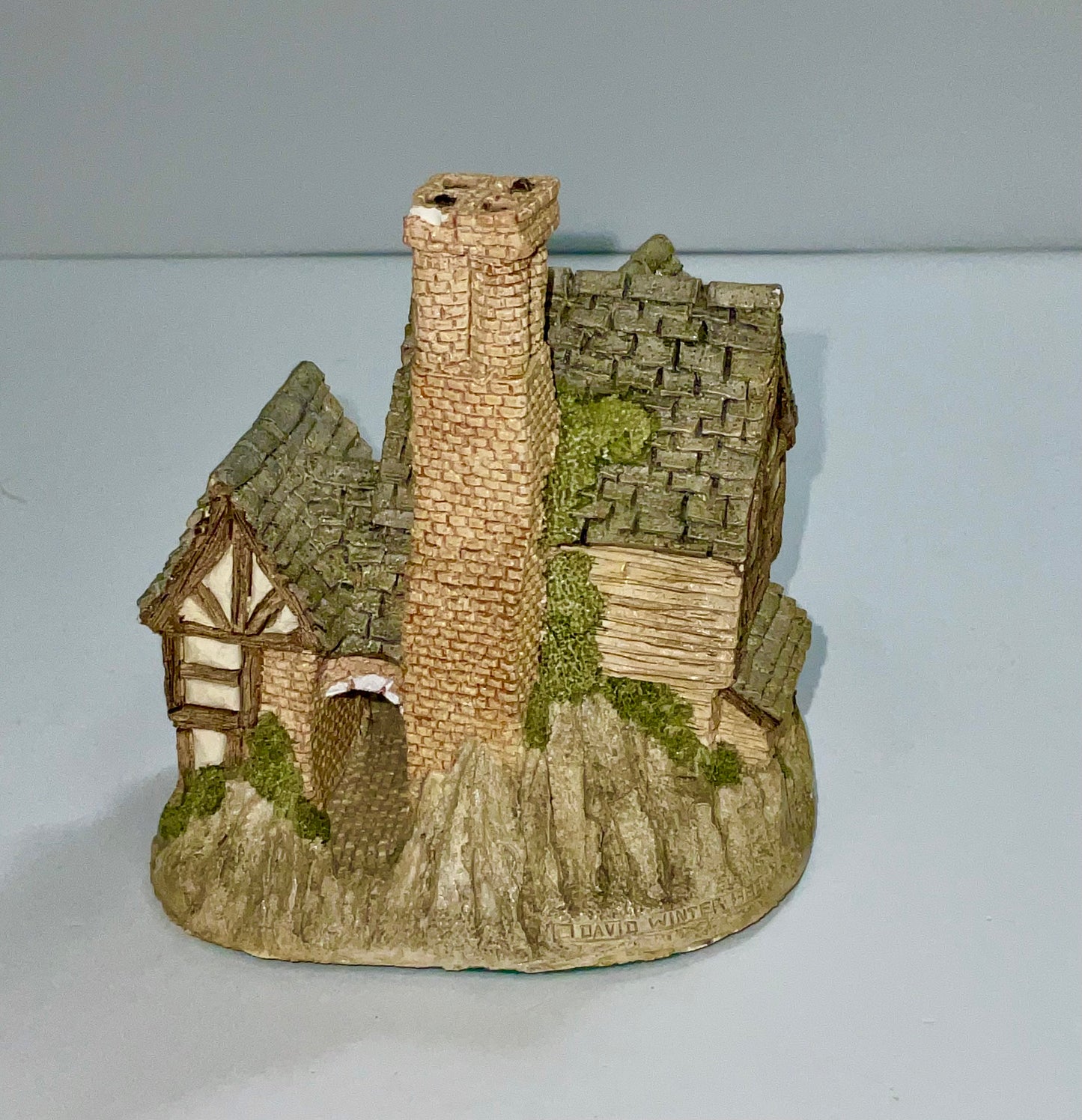 David Winter Bakehouse Collectible Miniature Cottage