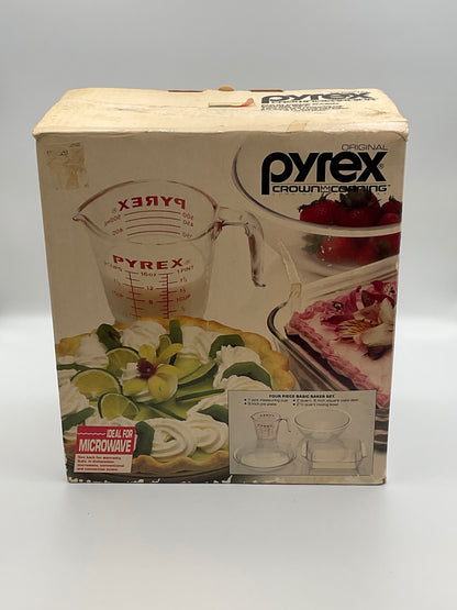 Set of 4 original 1986 Pyrex glass baking set. 4359