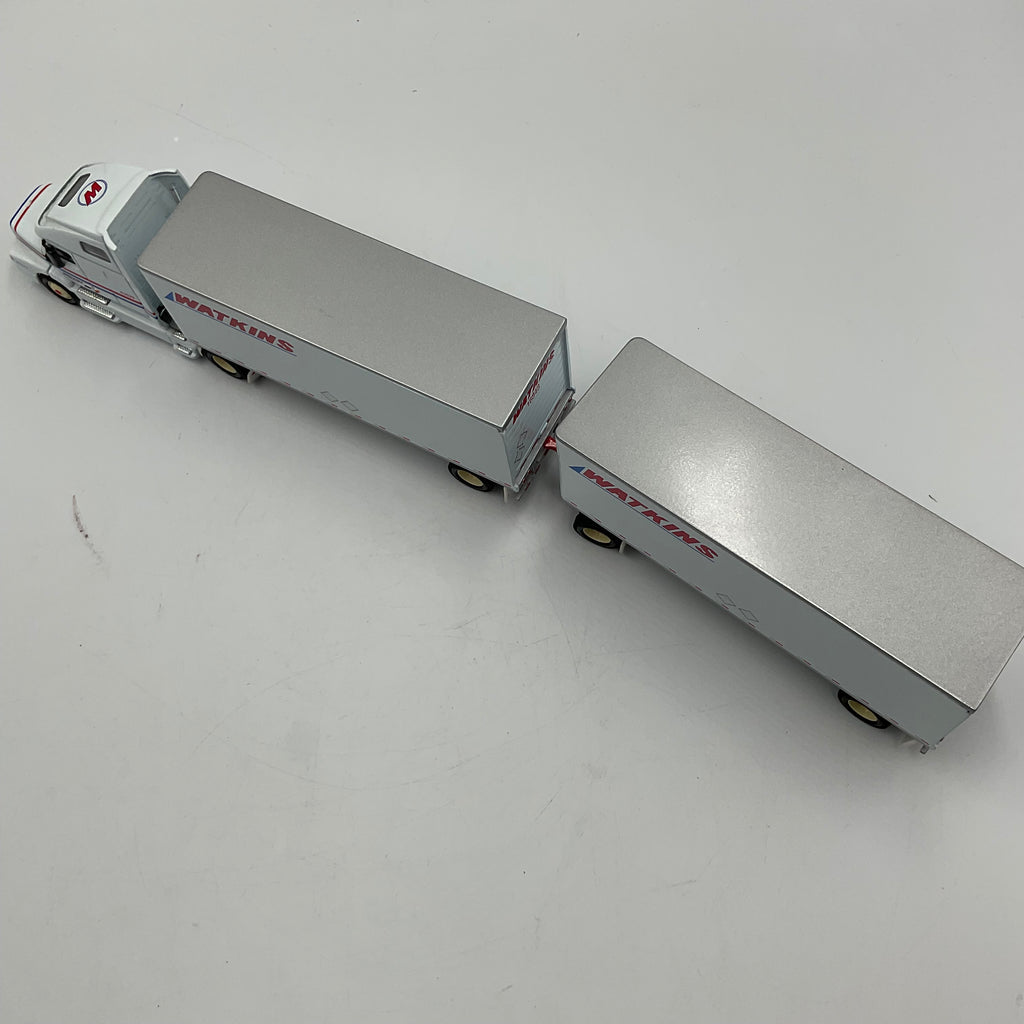 PEM Watkins Motor Lines Volvo Sleeper Cab Double Pup Trailers 1:64 Hartoy
