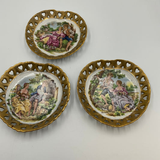 Vintage Porcelain Plate Couples Scene Set Of 3