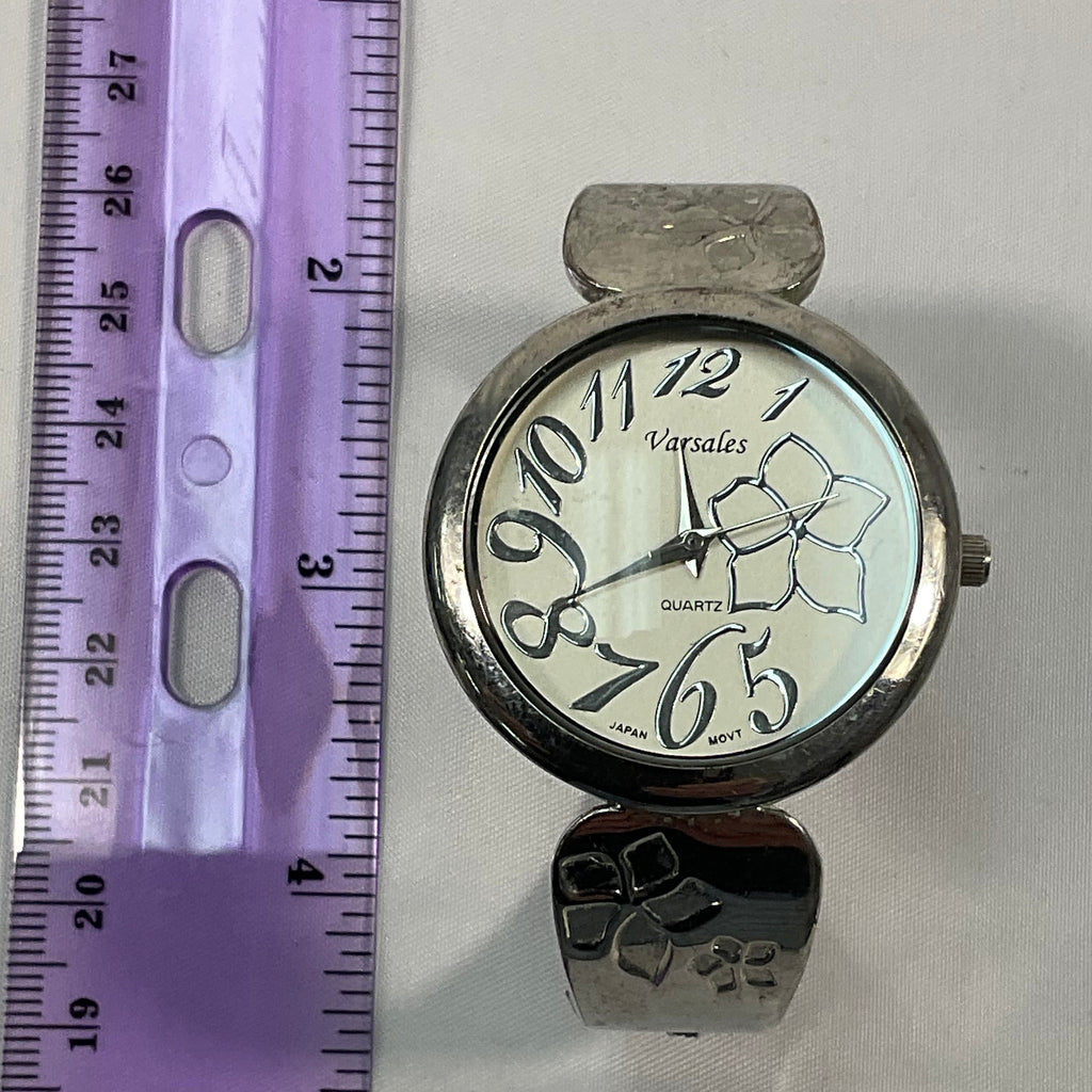 Varsales Silvertone Quartz Hinged Bracelet Style Women's Watch Pre-Owned with New Battery