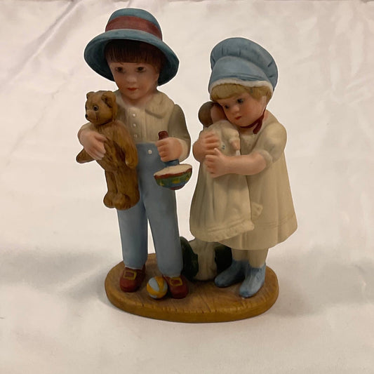 Jan Hagara "Betsy and Jimmy" Vintage 1982 Limited Edition Porcelain Figurine #834