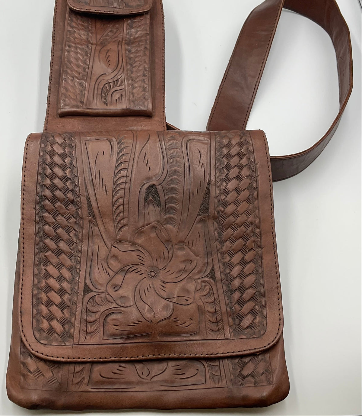 Leaders in Leather Brown Hand Tooled Leather Western Crossbody Messenger Bag