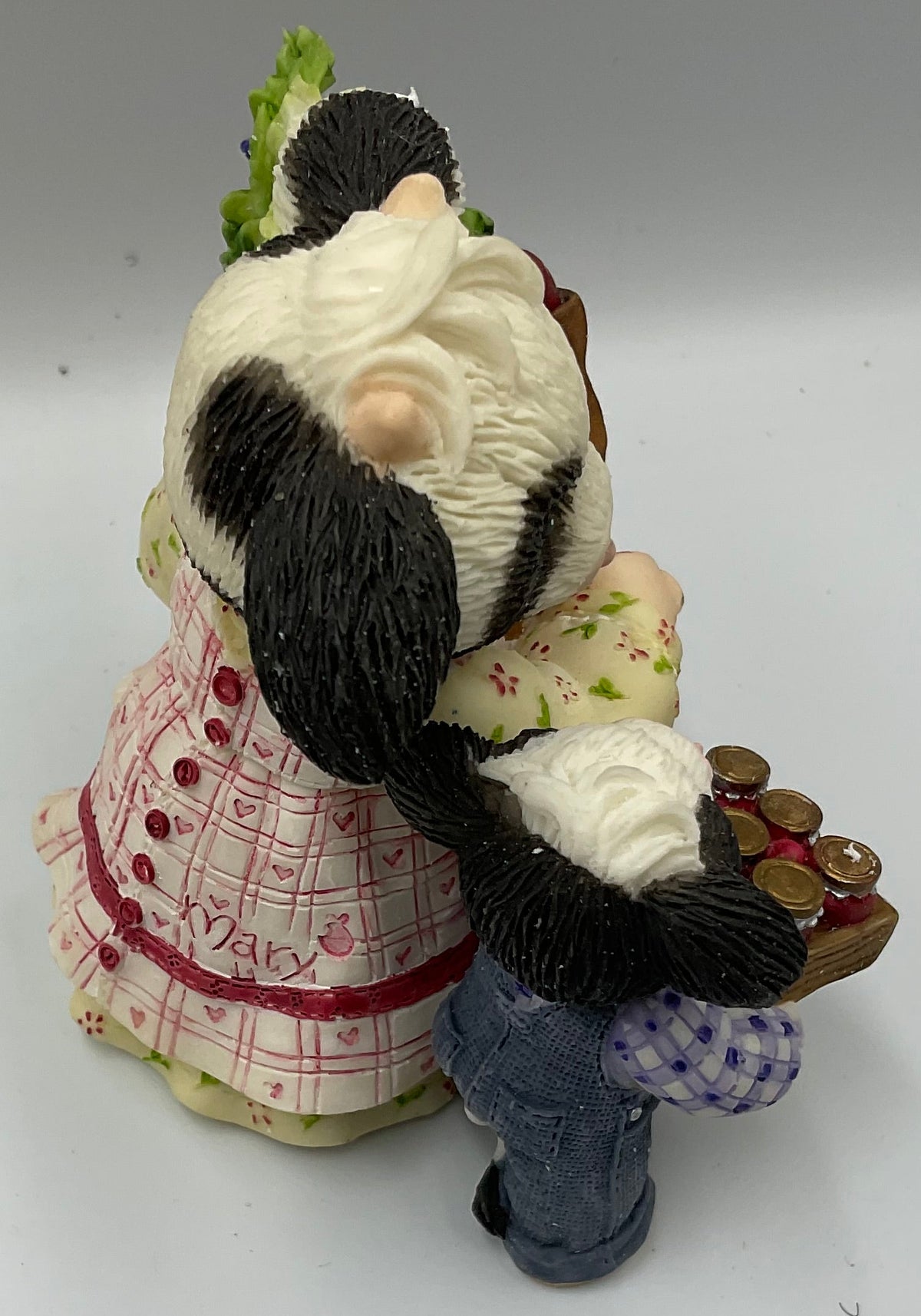 Enesco Mary's Moo Moos You Always Lend a Helping Hoof Cow Figurine