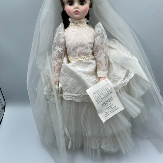 Vintage Madame Alexander Elise Bride Wedding Doll with veil