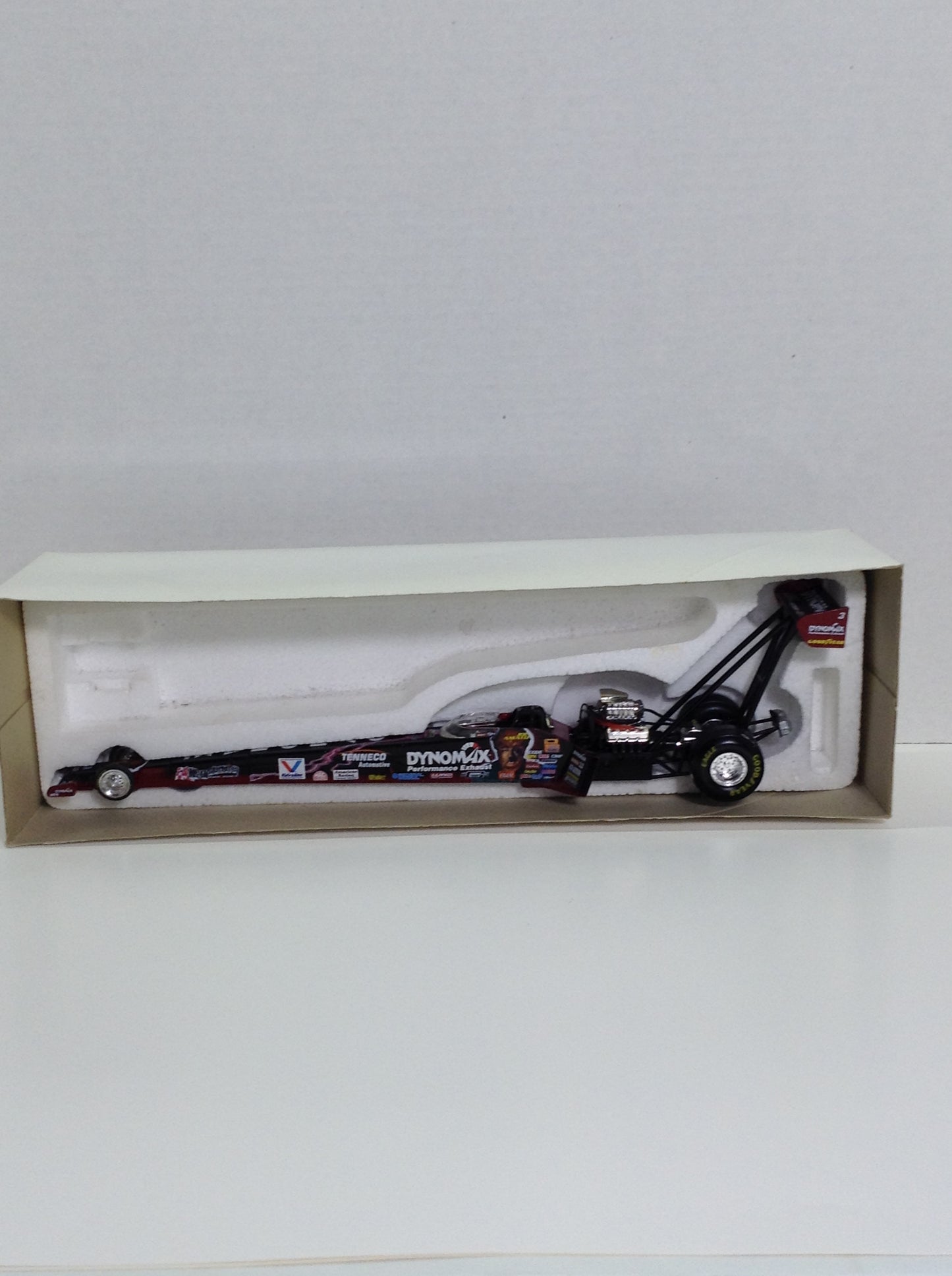 Joe Amato Dynomax/The Wolfman 2000 Dragster 1/24 Top Fuel Dragster